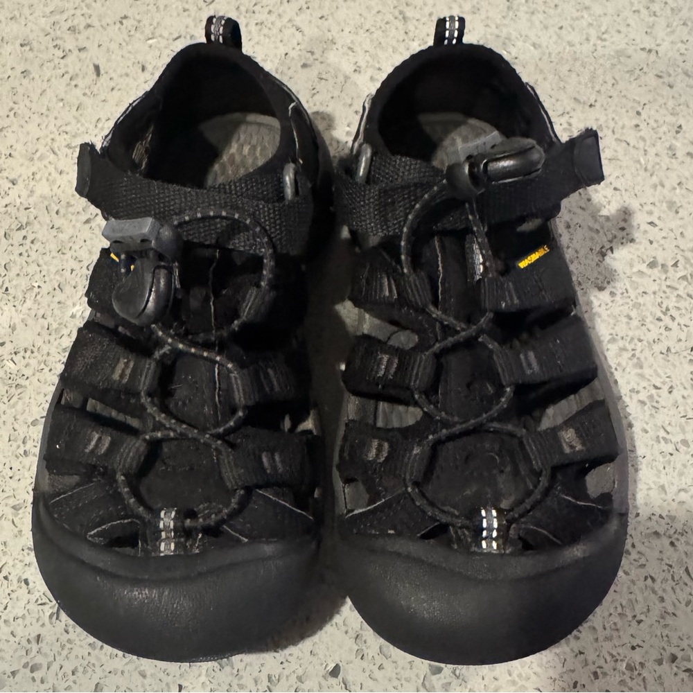 🚫SOLD🚫Kids Keen Black Outdoor Sandals